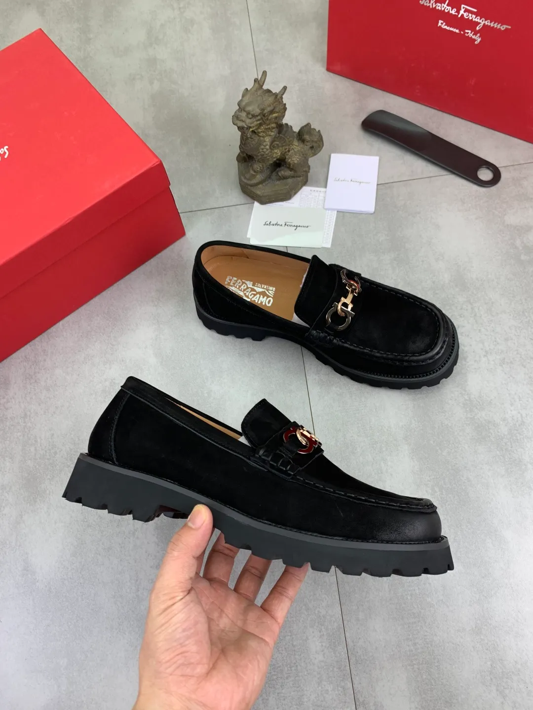 Men's shoes 💰P500 New model [Ferragamo/Ferragamo] Latest model Original imported calfskin, imported pigskin lining + original luxury metal buckle + original rubber outsole Soft and comfortable Size number: 38-44
